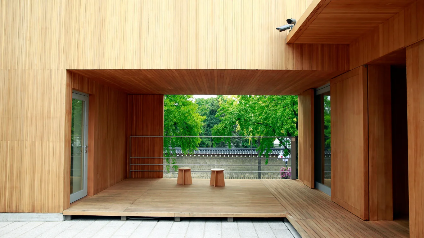 Modern Wood & Glass Design